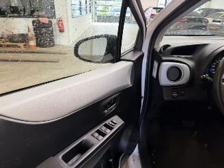 Toyota Yaris 1.5 Full Hybrid Dynamic 105.000 NAP! picture 21