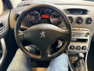 Peugeot 308 1.6 HDiF Millesim 200 NL NAP! picture 17