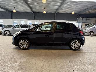 Peugeot 208 1.2 PureTech Allure picture 2