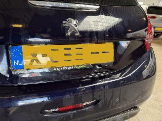 Peugeot 208 1.2 PureTech Allure picture 10