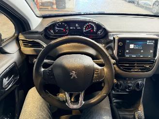 Peugeot 208 1.2 PureTech Allure picture 20