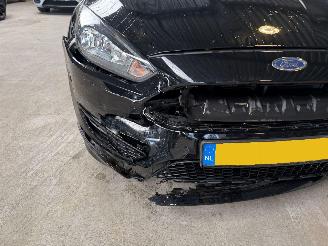 Ford Focus 1.0 Titanium picture 9