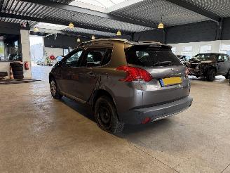 Peugeot 2008 1.2 PureTech Allure Automaat! 90.000 KM! picture 3