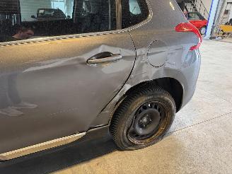 Peugeot 2008 1.2 PureTech Allure Automaat! 90.000 KM! picture 9