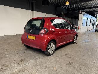 Toyota  1.0-12V Aspiration Red 93.000 NAP! picture 5