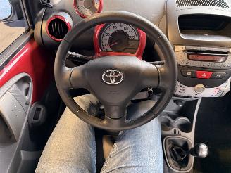 Toyota  1.0-12V Aspiration Red 93.000 NAP! picture 18
