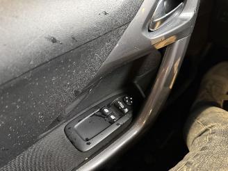 Peugeot 2008 1.2 PureTech Blue Lion picture 21