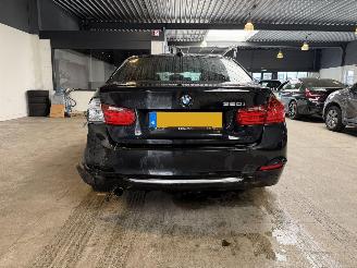 BMW 3-serie 320i Executive picture 4
