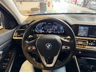 BMW 3-serie 330e Business Edition Plus BTW! picture 29
