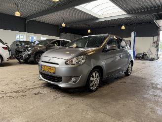 Damaged car Mitsubishi Space-star 1.0 Bright 100.000 NAP! 2015/9