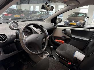 Peugeot 107 1.0-12V Millesim 200 picture 25
