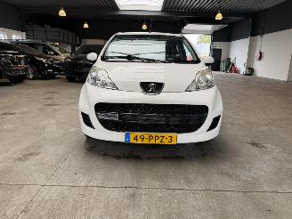 Peugeot 107 1.0-12V Millesim 200 picture 14