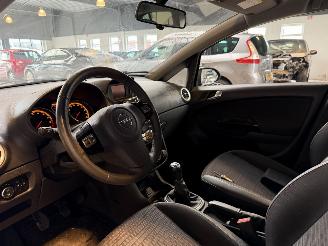 Opel Corsa 1.2-16V BlitZ NAP! picture 17
