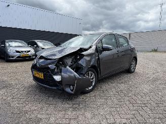 Schadeauto Toyota Yaris 1.5 Hybrid Energy 2018/6