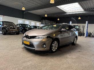 skadebil auto Toyota Auris Touring Sports 1.8 Hybrid Sports 170.000 NAP! 2014/5