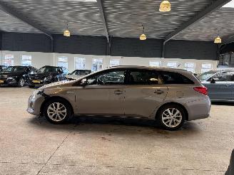 Toyota Auris Touring Sports 1.8 Hybrid Sports 170.000 NAP! picture 2
