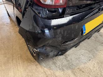 Peugeot 108 1.0 e-VTi Allure picture 10