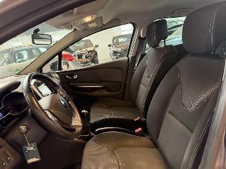 Renault Clio Estate 0.9 TCe Night&Day picture 17