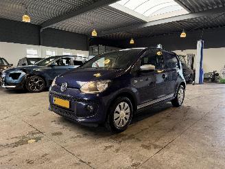 krockskadad bil auto Volkswagen Up! 1.0 High Up! 99.000 KM! 2015/11