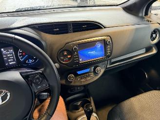 Toyota Yaris 1.5 Hybrid Executive picture 25