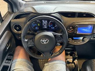 Toyota Yaris 1.5 Hybrid Executive picture 23