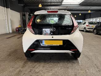 Toyota Aygo 1.0 VVT-i x-play NAP! picture 4