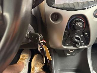 Toyota Aygo 1.0 VVT-i x-play NAP! picture 23