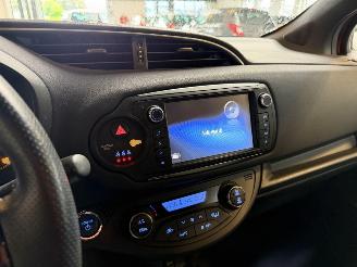Toyota Yaris 1.5 Hybrid Dynamic 81.000 KM! picture 24