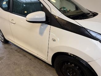 Toyota Aygo 1.0 VVT-i x-wave picture 14