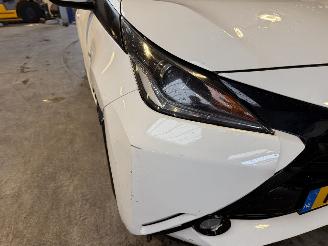 Toyota Aygo 1.0 VVT-i x-wave picture 12