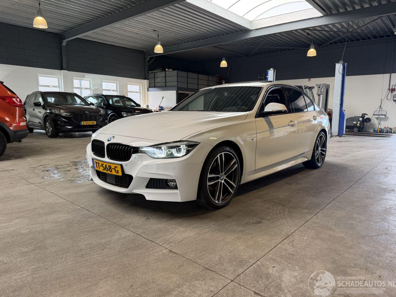 BMW 3-serie 320i M Sport NAP PANO!