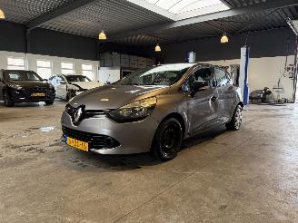 Schadeauto Renault Clio 1.5 dCi ECO Authentique 2013/8