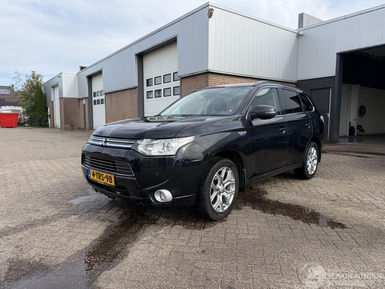 Mitsubishi Outlander 2.0 PHEV 4WD