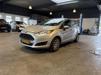 skadebil auto Ford Fiesta 1.0 Style 2015/10