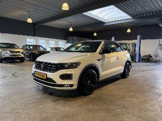 uszkodzony samochody osobowe Volkswagen T-Roc Cabrio 1.5 TSI R-Line 2022/1
