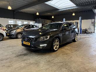 Volvo V-60 2.4 D6 AWD Plug-In Hybrid Summum 2014/5