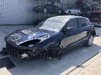 Salvage car Porsche Macan  2017/4