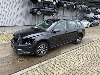 uszkodzony samochody osobowe Volkswagen Golf  2018/1