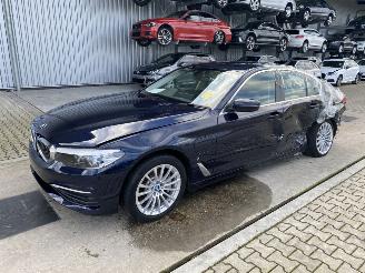 rozbiórka samochody osobowe BMW 5-serie 530e 2019/1