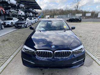 BMW 5-serie 530e picture 2