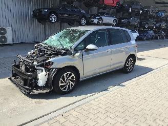 Salvage car Volkswagen Golf Sportsvan  2019/1