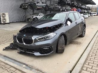 Coche siniestrado BMW 1-serie 116d 2021/8