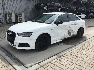 skadebil auto Audi A3 Limousine 1.4 TFSI 2017/4