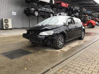 uszkodzony samochody osobowe Volkswagen Golf VII 1.4 TSI 2017/1