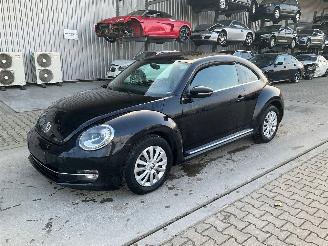 uszkodzony samochody osobowe Volkswagen Beetle 1.6 TDI 2012/2