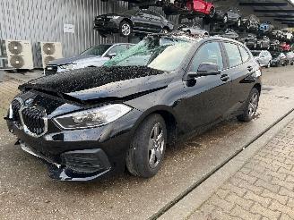 demontáž osobní automobily BMW 1-serie 118i 2019/9