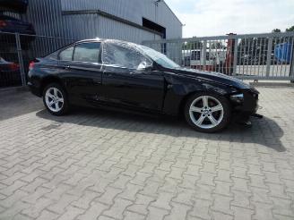 Salvage car BMW 3-serie 3 serie (F30) 316d 2013/1
