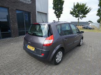 Renault Scenic 1.6-16V DYNAM.COMF. picture 3