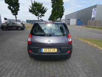 Renault Scenic 1.6-16V DYNAM.COMF. picture 4