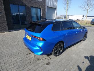 Opel Astra SPORTS TOURER 1.2 Bns Elegance picture 3